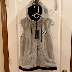 Green Bay Packers NWT! Silver/Black Luxe Faux Fur Embroidered Hooded Vest